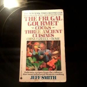 ♥️ANTIQUE MUST READ♥️Frugal Gourmet Cooks - Three Ancient Cuisines